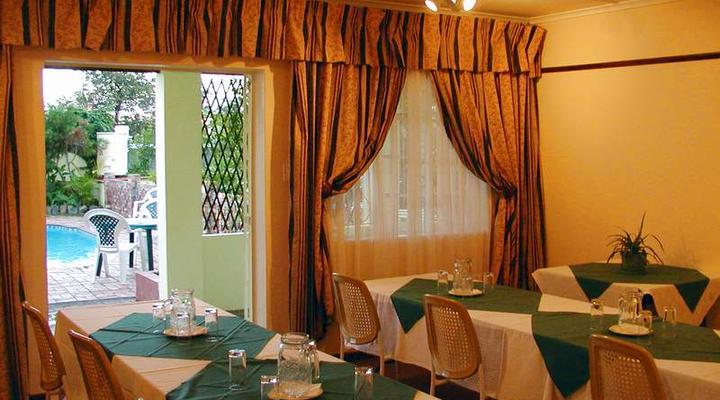 Oak Lodge Guesthouse