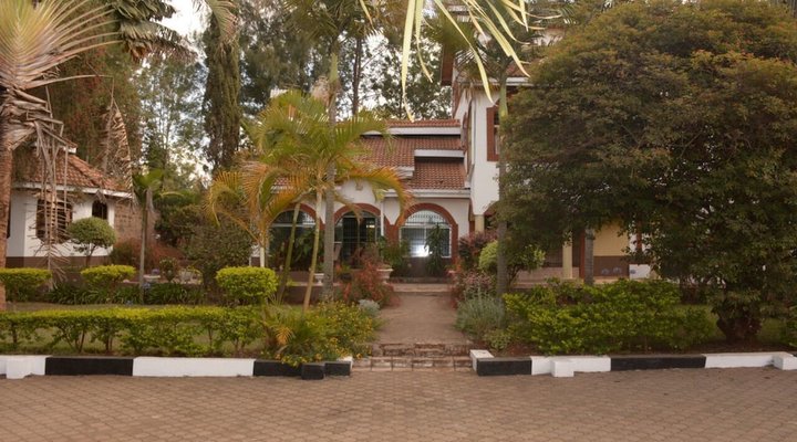 Karen Bomas Inn