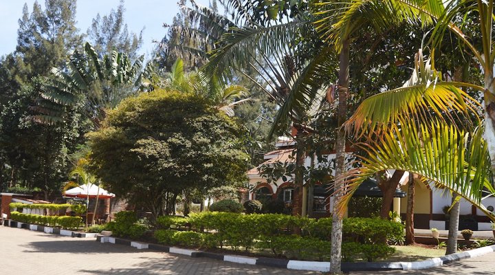 Karen Bomas Inn