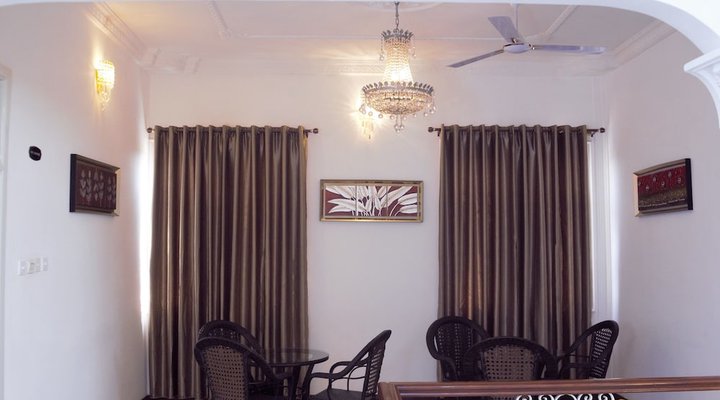 Kingsbridge Royale Hotel