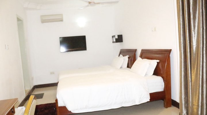 Kingsbridge Royale Hotel