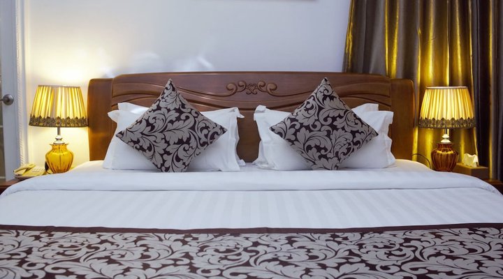 Kingsbridge Royale Hotel