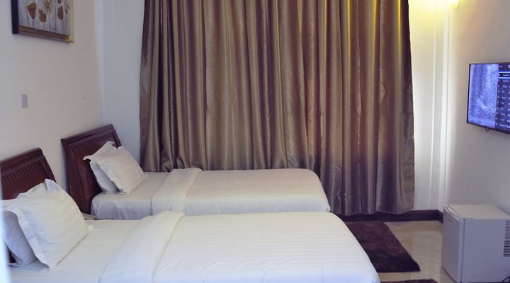 Kingsbridge Royale Hotel