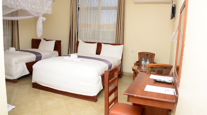 Silver Paradise Hotel