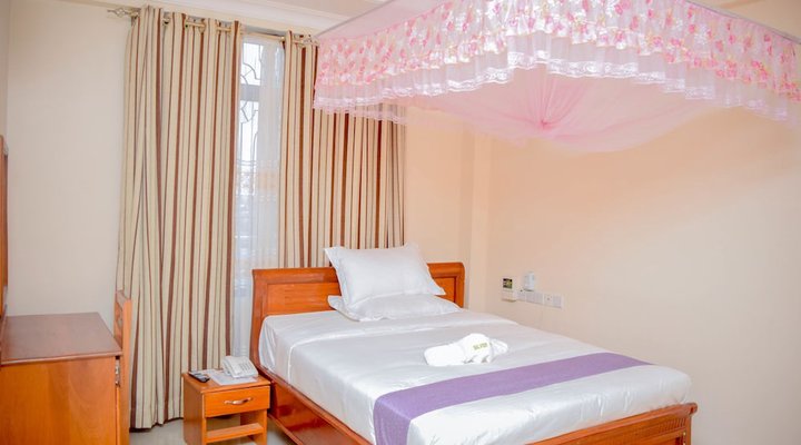 Silver Paradise Hotel