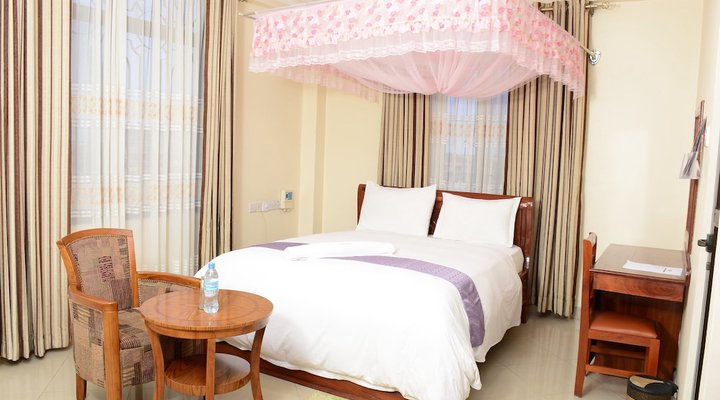 Silver Paradise Hotel