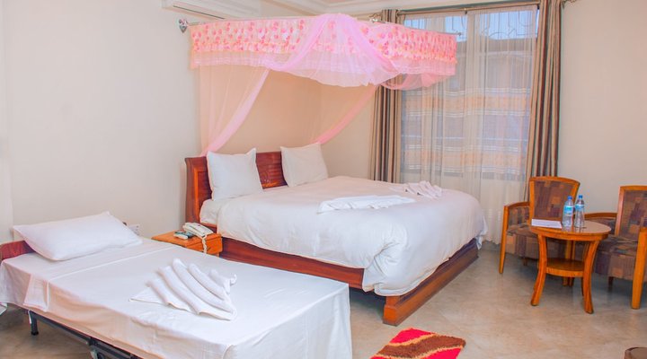 Silver Paradise Hotel