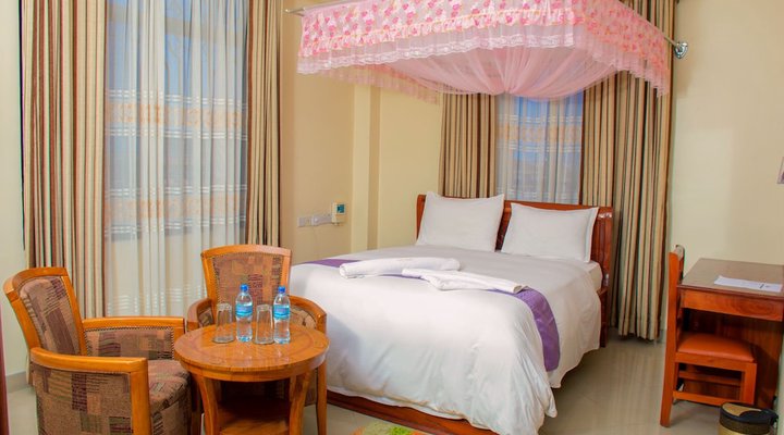 Silver Paradise Hotel