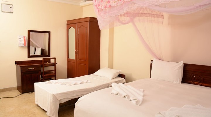 Silver Paradise Hotel