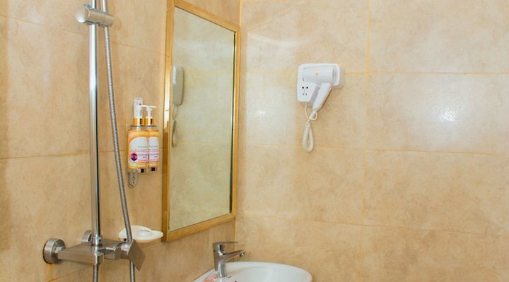 Silver Paradise Hotel