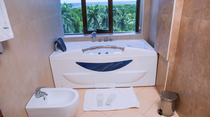 Tanga Beach Resort & Spa