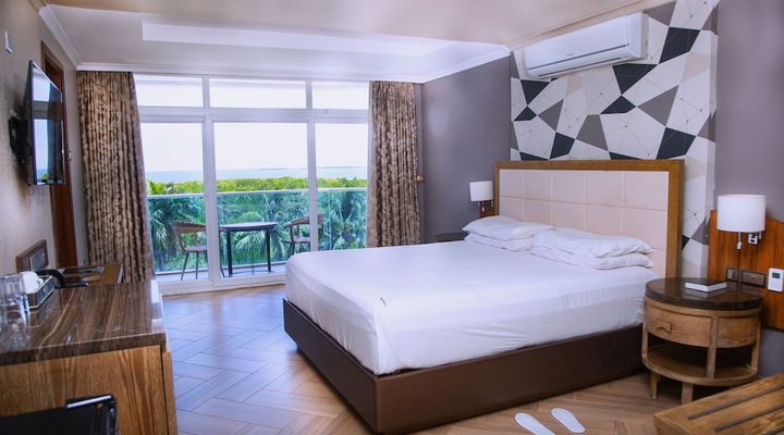 Tanga Beach Resort & Spa