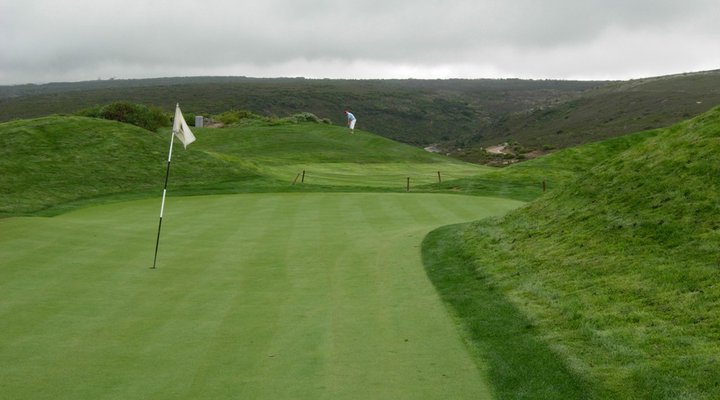 Pinnacle Point Beach and Golf Resort Lodge