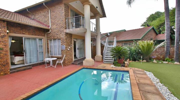 The Clubhouse Guesthouse