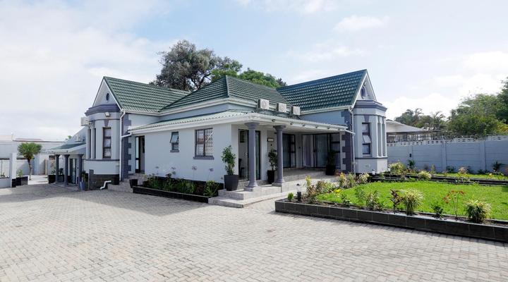 Riveria Guest Lodge and Spa