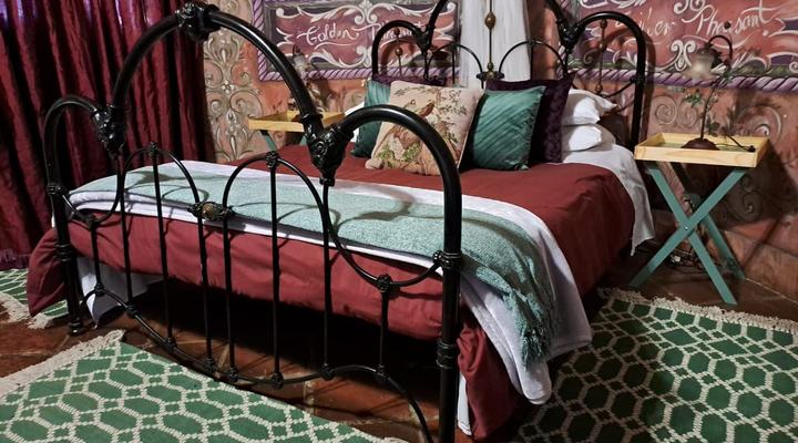 Duck and Dine Guest House