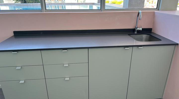 Urban Elephant The Rose