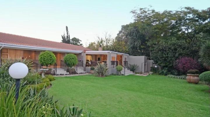 Oaklands Inn & Conference Centre