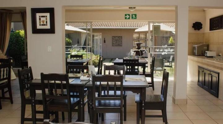 Oaklands Inn & Conference Centre