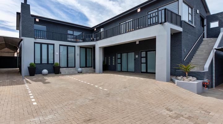 Grey Luxury Accommodation Langebaan