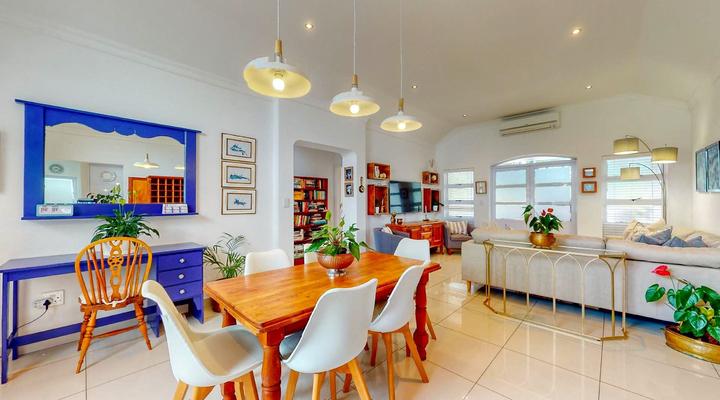 Rose Cottage in Caribbean Estate