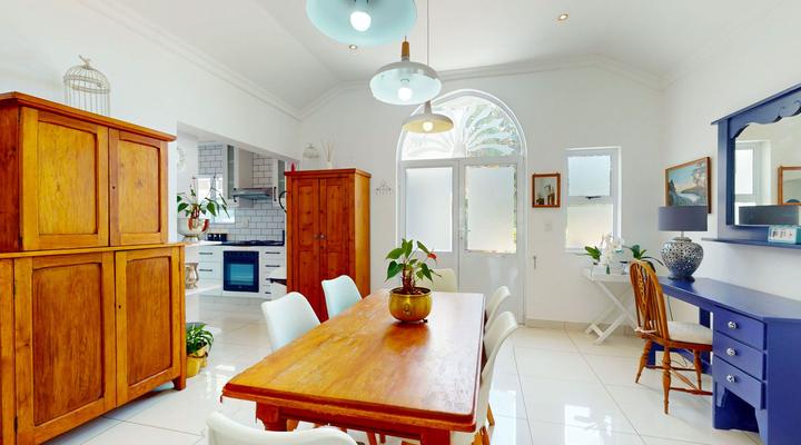 Rose Cottage in Caribbean Estate