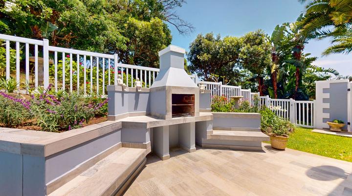 Rose Cottage in Caribbean Estate