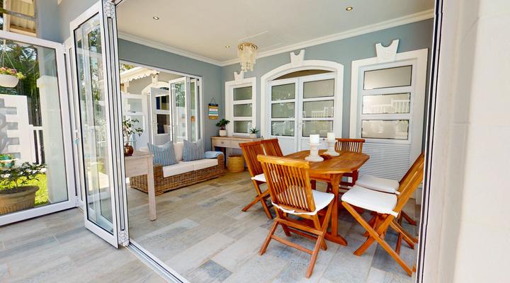 Rose Cottage in Caribbean Estate