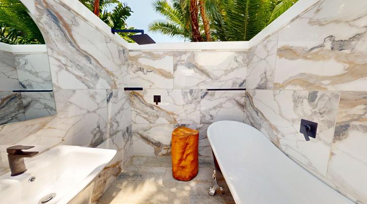 Rose Cottage in Caribbean Estate