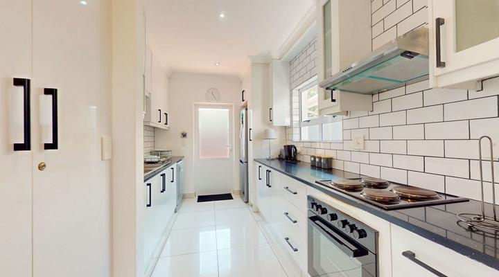 Rose Cottage in Caribbean Estate