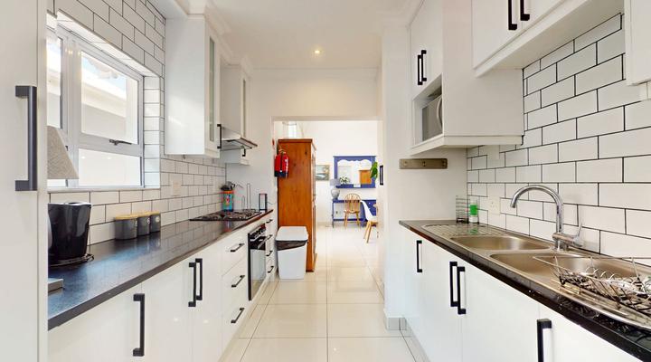 Rose Cottage in Caribbean Estate