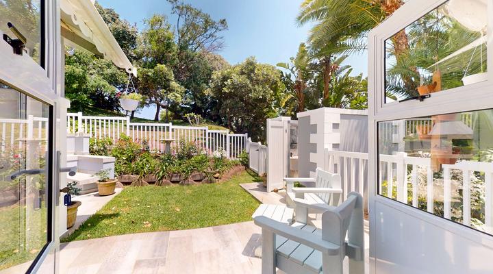 Rose Cottage in Caribbean Estate