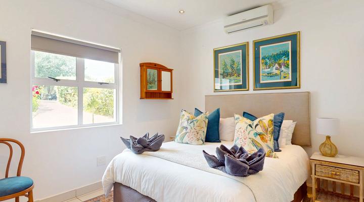 Rose Cottage in Caribbean Estate