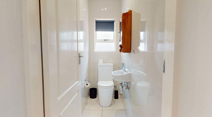 Rose Cottage in Caribbean Estate