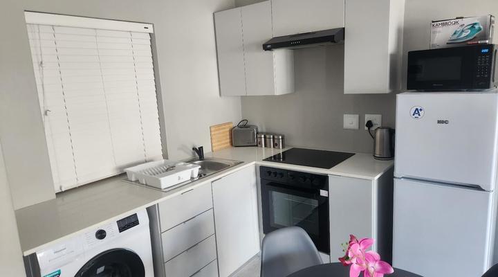 Millennial Arch @ 52 Aparthotel