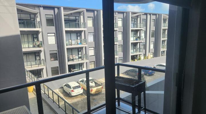 Millennial Arch @ 52 Aparthotel