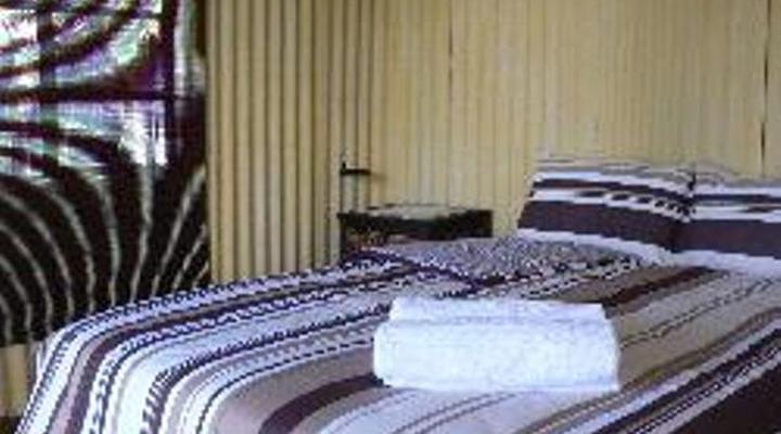 Bee Tree Safari Boma Bush Cabins