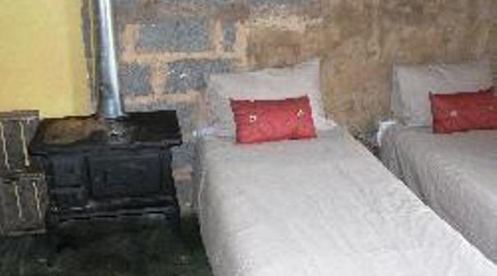 Bee Tree Safari Boma Bush Cabins