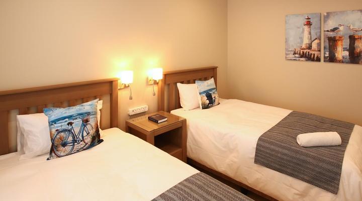 4 On Blue Langebaan 6 Sleeper