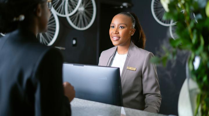 Q's Evander Hotel and Apartments