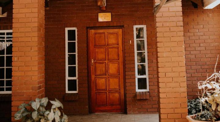 La Rona Hospitality Services