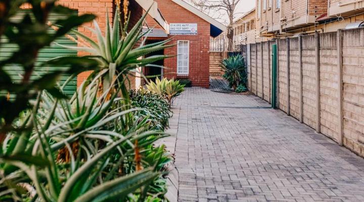 La Rona Hospitality Services