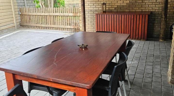 Hillton Manor Self-catering Apartments