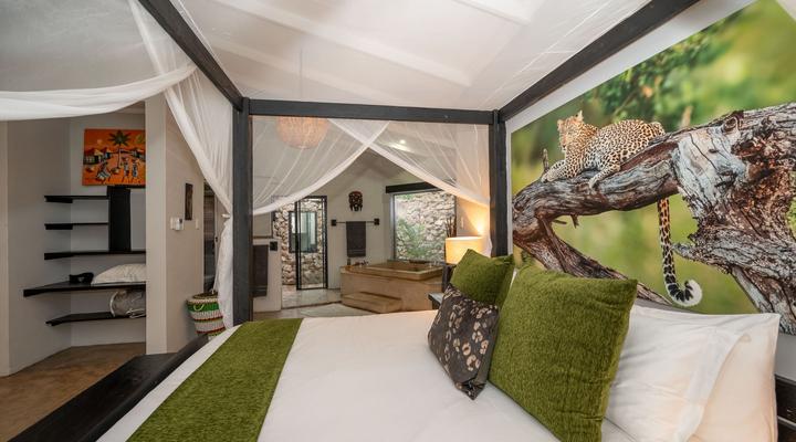 Foxy Crocodile Bush Lodge & Kruger Safaris