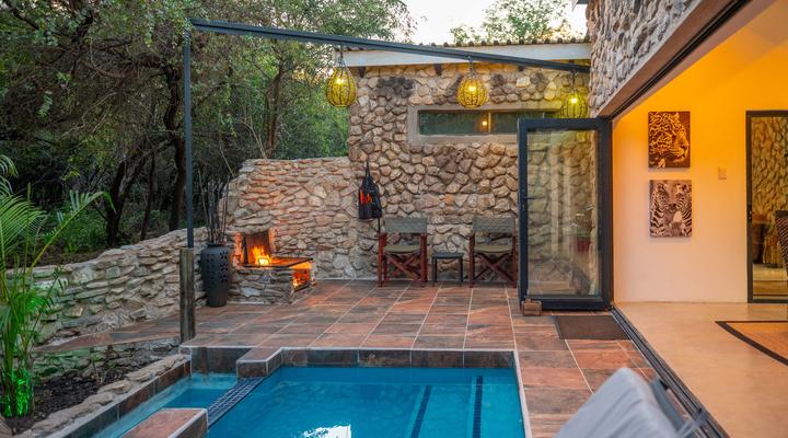 Foxy Crocodile Bush Lodge & Kruger Safaris