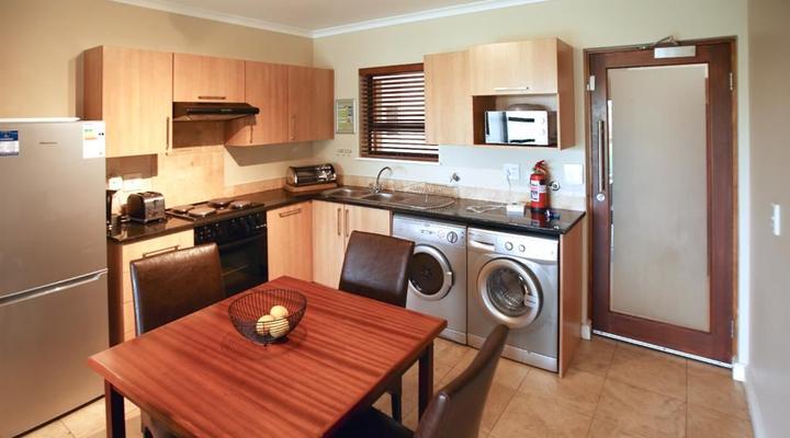 Ellefsen Golf Suite 102