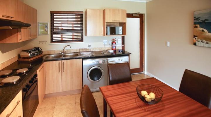 Ellefsen Golf Suite 102