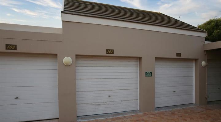 Ellefsen Golf Suite 102