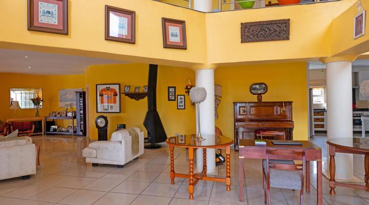 Le Chateau Guesthouse