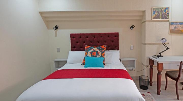 Le Chateau Guesthouse